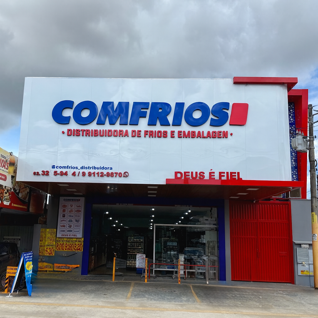 Fachada Distribuidora Comfrios